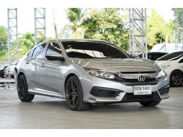 2016 honda civic1.8 E สีเทา